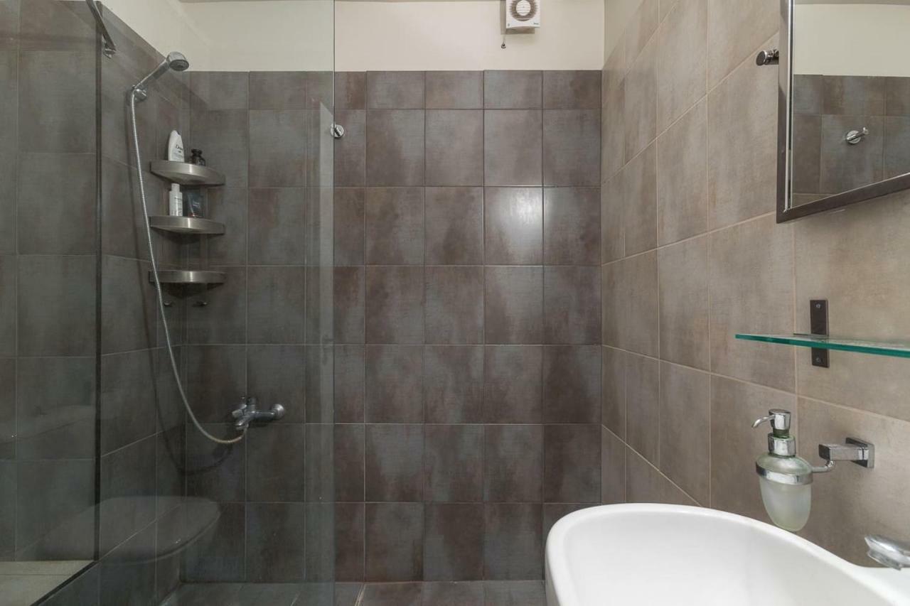 Spacious & Modern Flat In Heart Of Афіни Екстер'єр фото